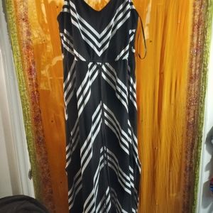 Ladies Beautiful Maxi dressblack & white size 14